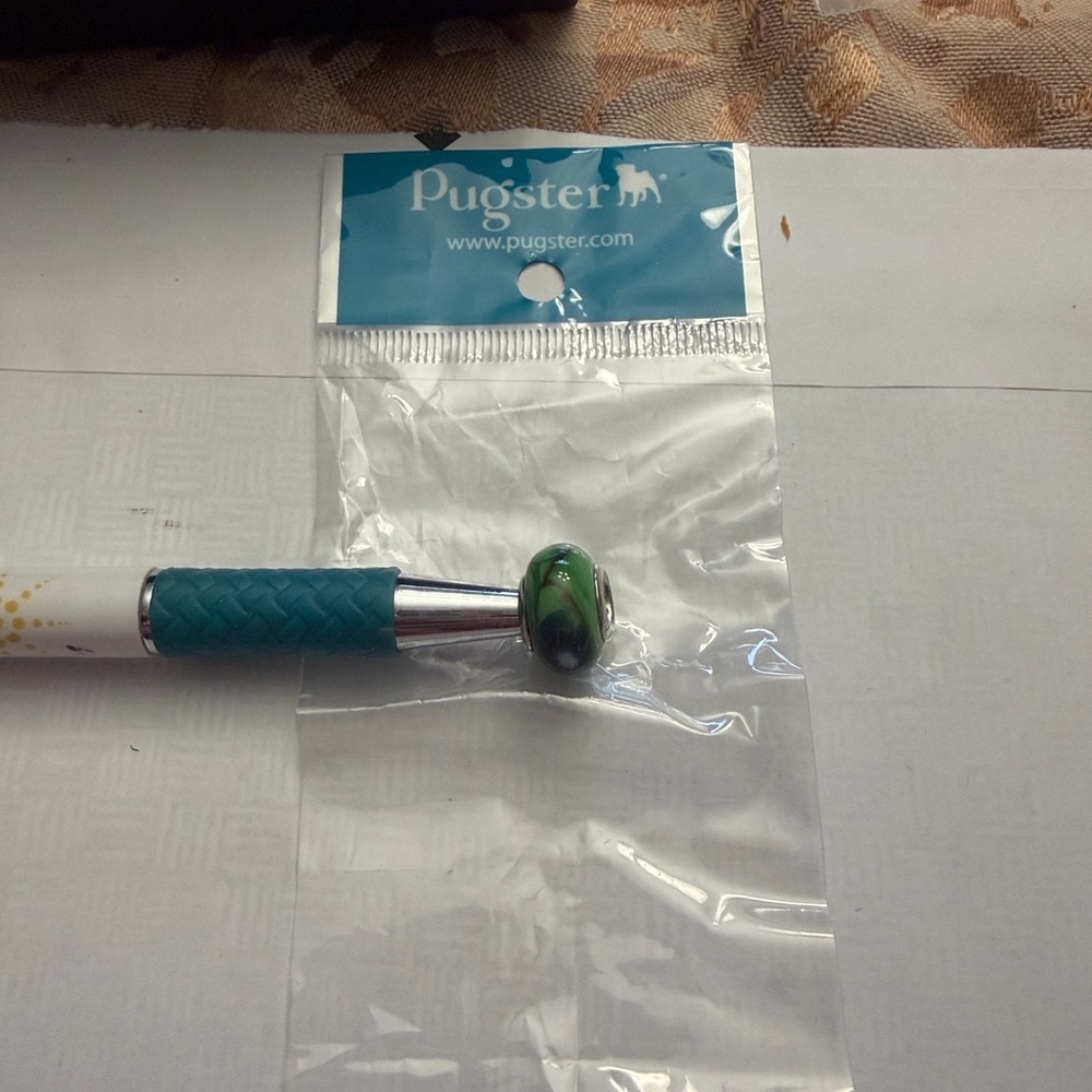 Pugster Teal and Green Bead Pen